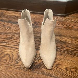 Steve Madden booties. NWOT Size 9